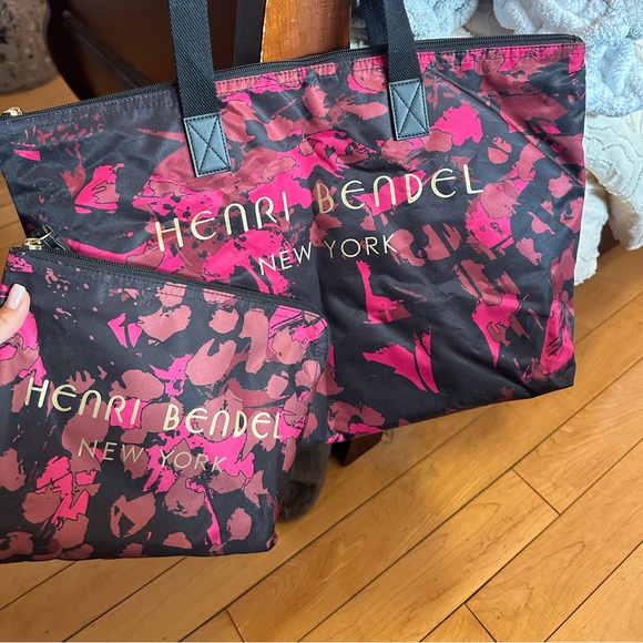 Henri Bendel Tote & Pouch - Picture 2 of 5